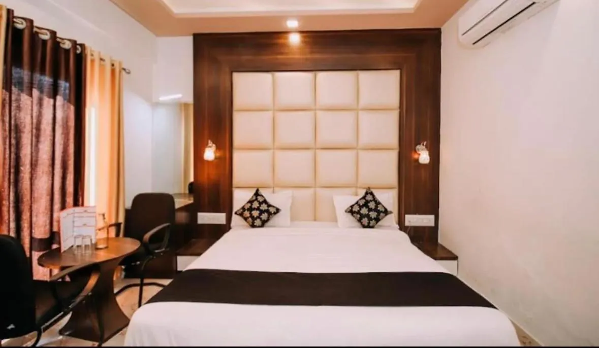 Mangal Residency Rooftop Pool Udaipur 3*,